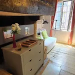 Maison Au Centre De Daire *
