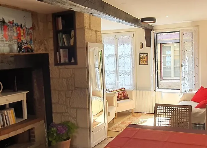 Maison Au Centre De *